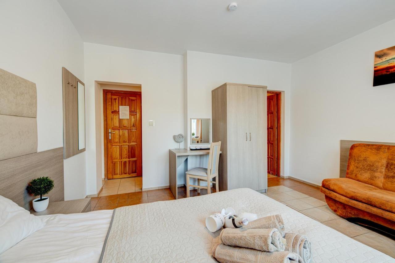 Ambre Mare - Wypoczynek Pod Palmami Bed & Breakfast Pobierowo Ngoại thất bức ảnh
