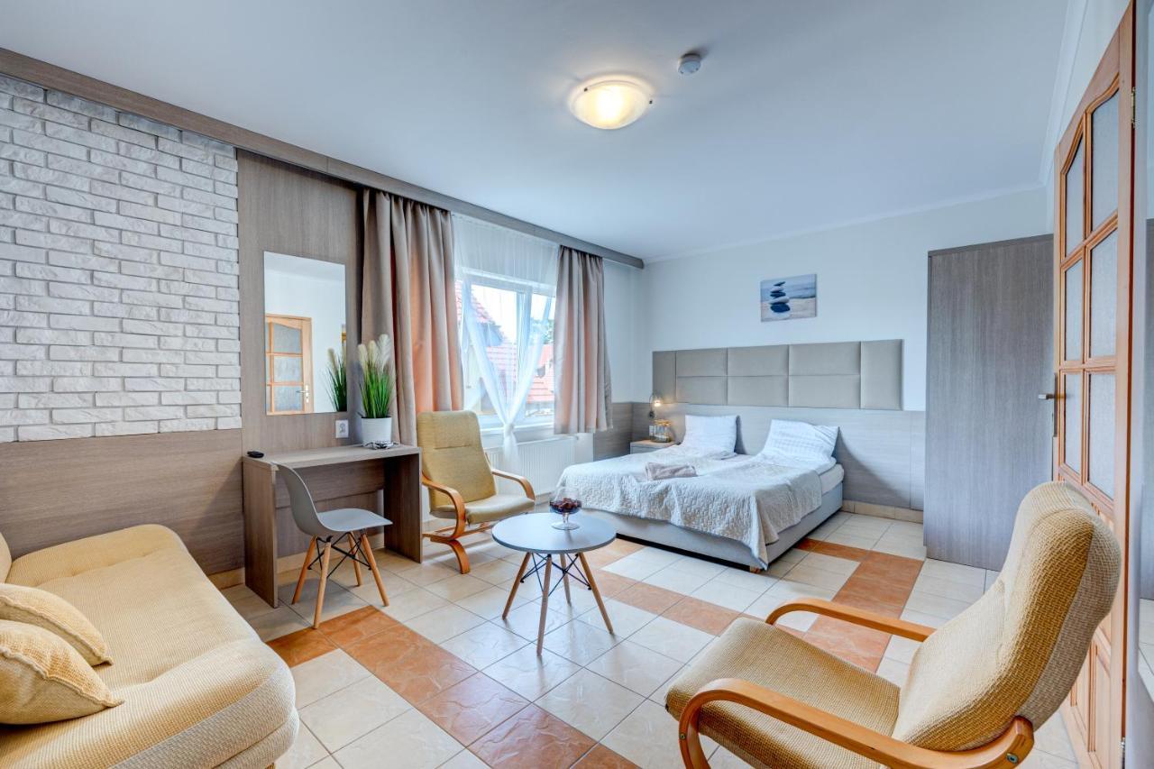Ambre Mare - Wypoczynek Pod Palmami Bed & Breakfast Pobierowo Ngoại thất bức ảnh
