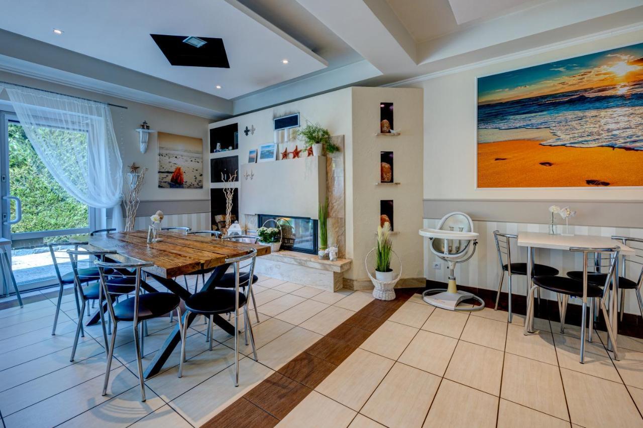 Ambre Mare - Wypoczynek Pod Palmami Bed & Breakfast Pobierowo Ngoại thất bức ảnh